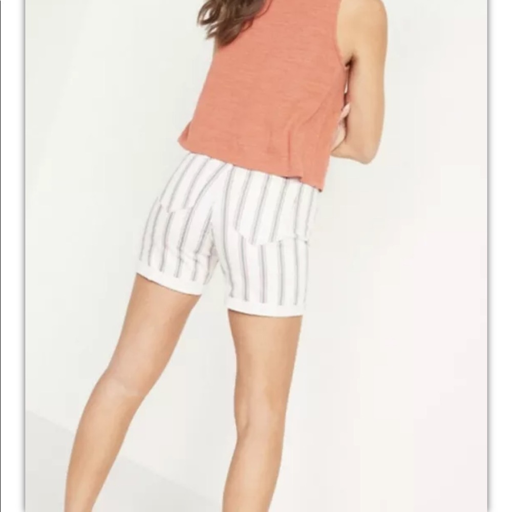BNWT Old Navy Button Fly Stripe Jean Shorts 12 - Picture 2 of 6